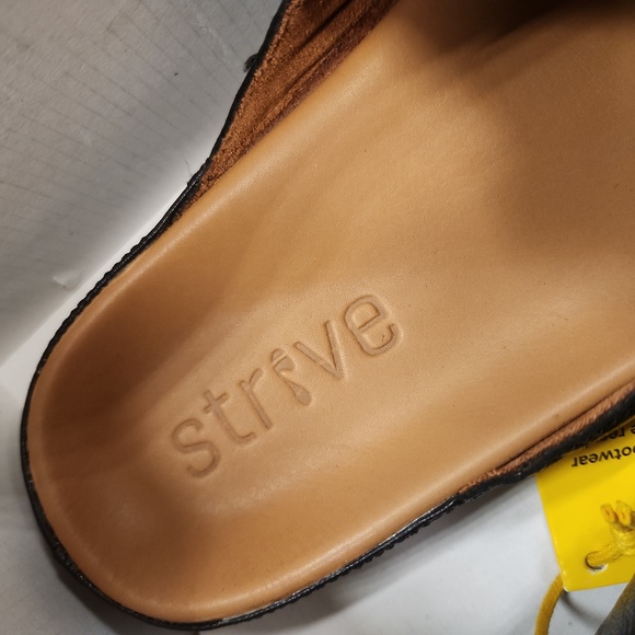 Nwt strive leather black sandals slides - Picture 2 of 3